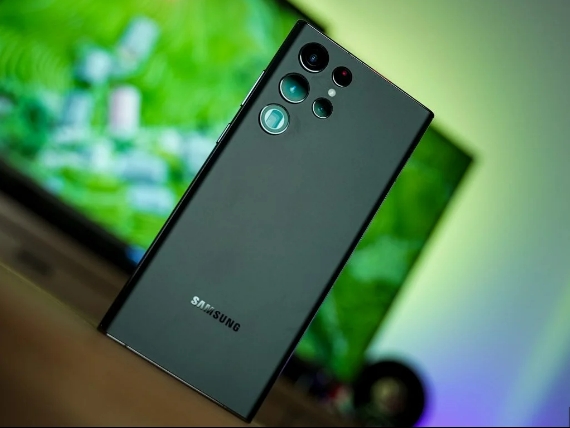 Samsung Galaxy S22 Ultra tiếp tục "rớt giá": Hàng hiệu đã chính thức về bình dân