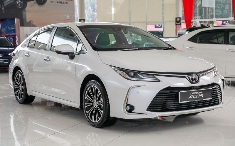 Giá xe Toyota Corolla Altis giảm sâu tại đại lý, xuống đáy kể từ đầu năm