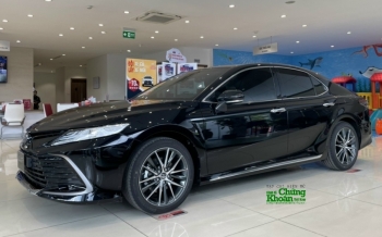 Bảng giá Toyota Camry lăn bánh tháng 7/2023: Sedan hạng sang giá cực "giữ khách"