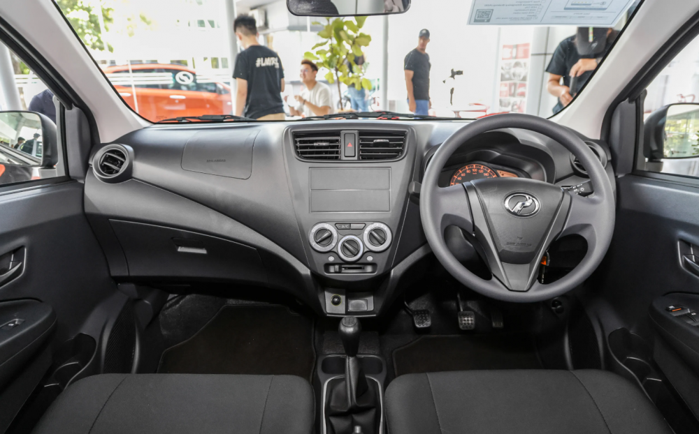 Mẫu ô tô "anh em song sinh" của Toyota Wigo: Giá chỉ 111 triệu đồng, công nghệ vẫn đầy đủ