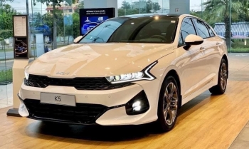 Giá lăn bánh xe KIA K5 cuối tháng 7/2023: Ưu đãi lớn, chỉ từ 905 triệu đồng