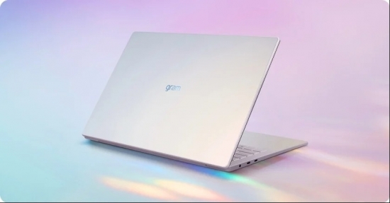 LG Gram Ultraslim: Chiếc laptop mỏng nhẹ, cấu hình nặng ký, MacBook Pro "rơi vào thế khó"