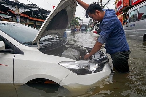 Cách nhận biết ô tô bị ngập nước và thủy kích chuẩn như thợ