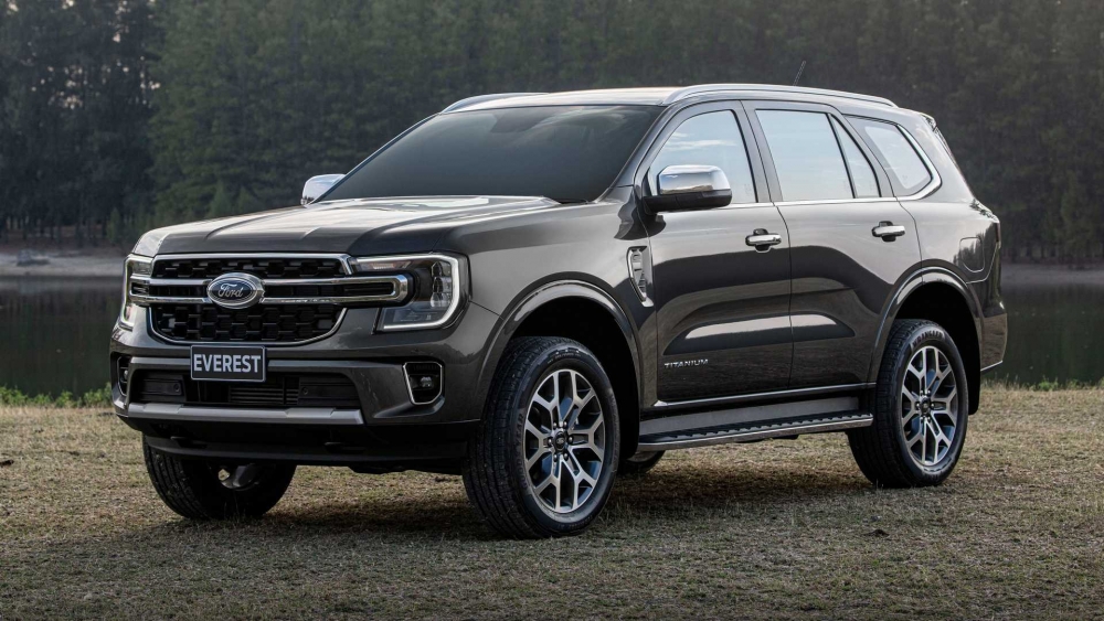 Bảng giá ô tô Ford Everest niêm yết và lăn bánh mới nhất tháng 8/2023