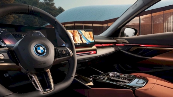BMW 5-Series 2024 ra mắt tại Trung Quốc với nhiều trang bị "xịn sò"