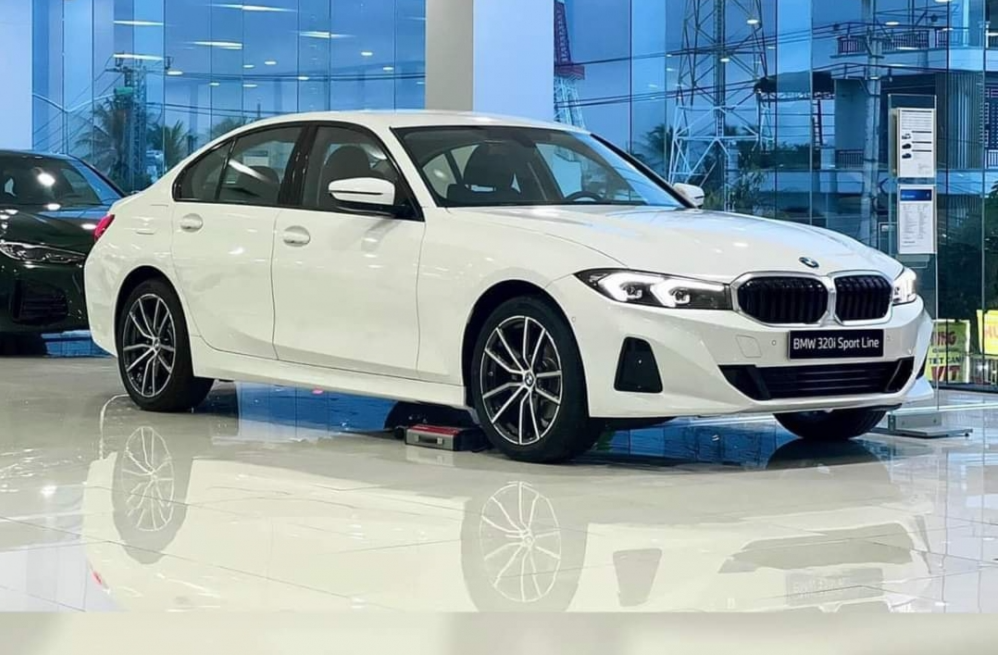 Bảng giá xe BMW 320i 2023: Sedan thể thao đáng mua nhất