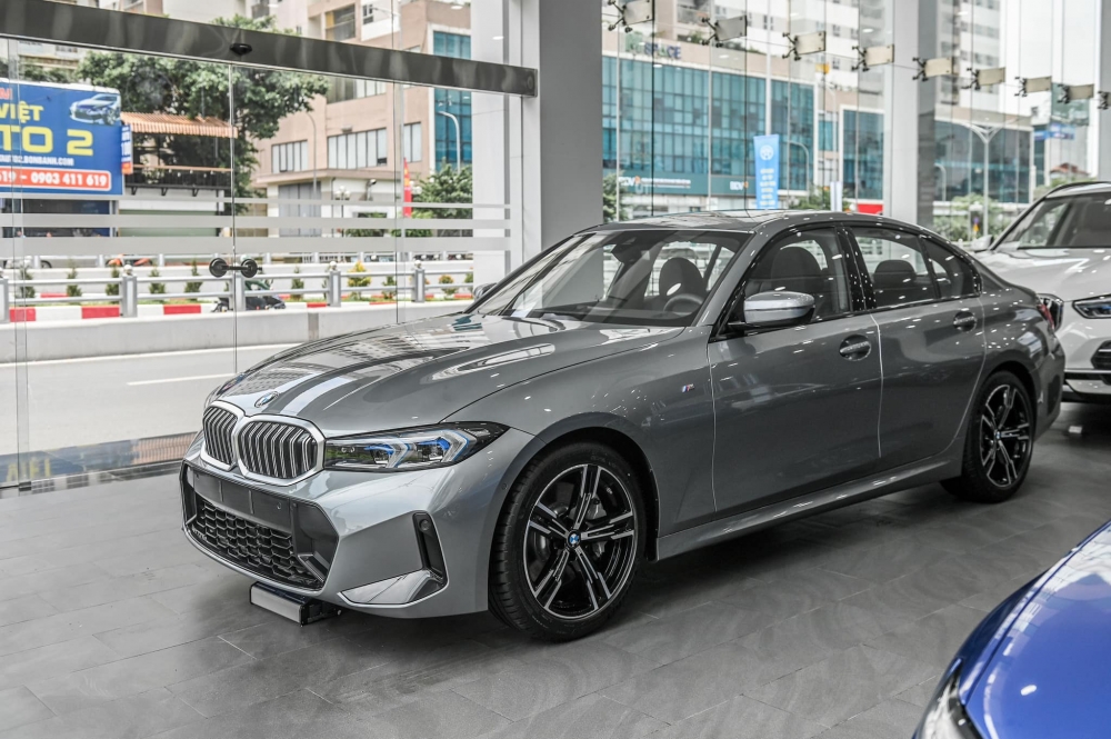 Bảng giá xe BMW 320i 2023: Sedan thể thao đáng mua nhất