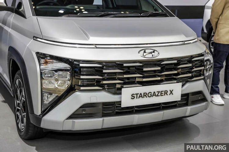 Vén màn phiên bản mới của dòng MPV 7 chỗ Hyundai Stargazer