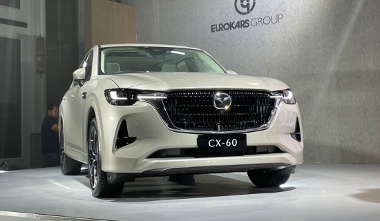Cận cảnh Mazda CX-60 thế hệ mới, giá quy đổi gần 2 tỷ đồng