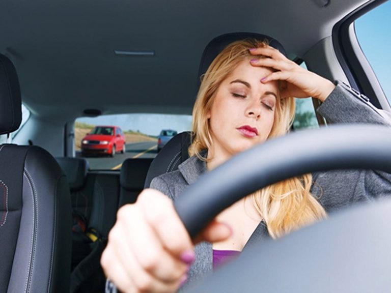 Những kinh nghiệm giúp phụ nữ lái xe ô tô an toàn hơn