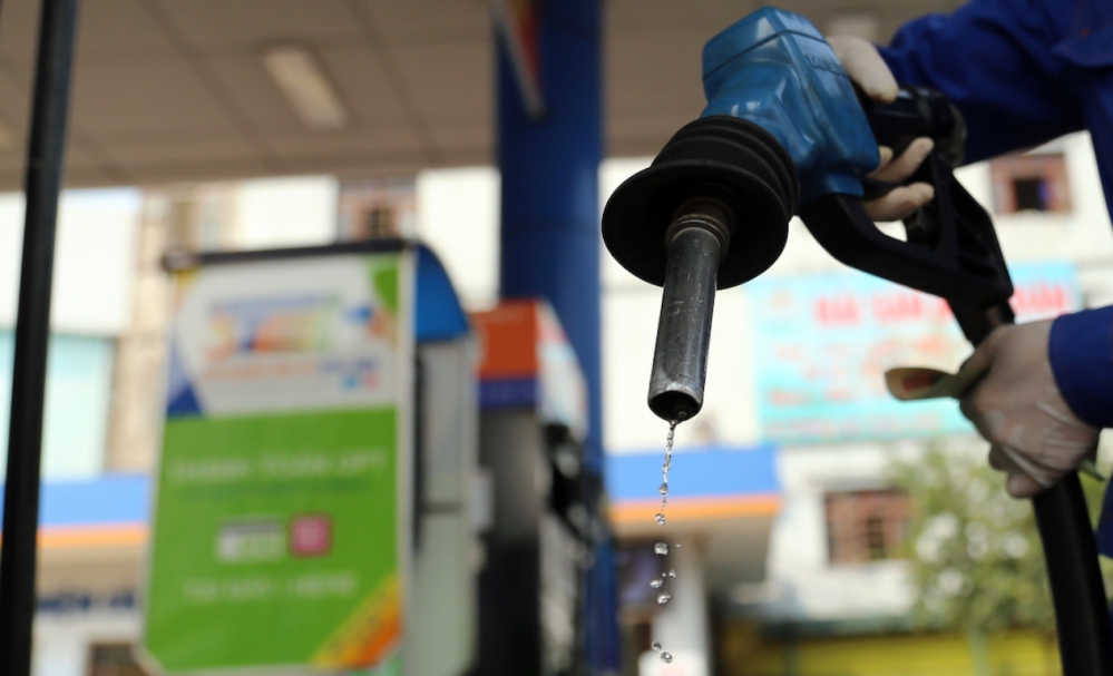 Giá xăng dầu hôm nay 19/8/2023: Giảm kỷ lục, xăng trong nước "đi về đâu"?