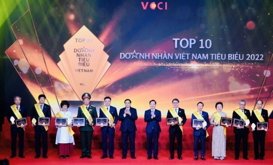 Tôn vinh Top 10 doanh nhân Việt Nam tiêu biểu năm 2022
