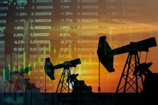 Giá dầu vượt đỉnh, chứng khoán Mỹ cao nhất kể từ tháng 7