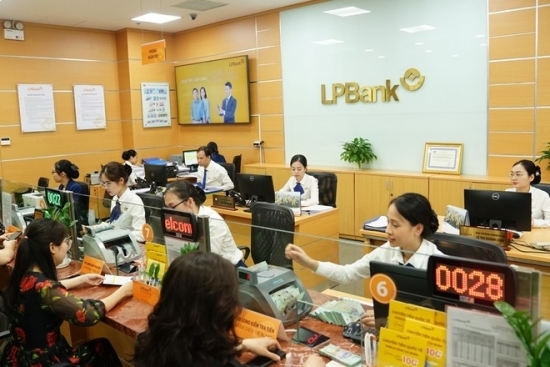 Hoạt động kinh doanh của LPBank có bị ảnh hưởng nếu “chia tay” thành công với VNPost