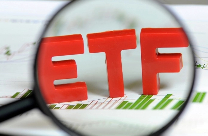 Dòng vốn ETF đảo chiều rút ròng, các quỹ đầu tư chủ động thận trọng