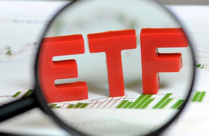 Dòng vốn ETF đảo chiều rút ròng, các quỹ đầu tư chủ động thận trọng