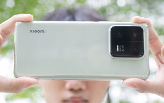 Giá Xiaomi 13 Pro đại hạ sàn: Chip Rồng hàng đầu, camera "nét như Sony"