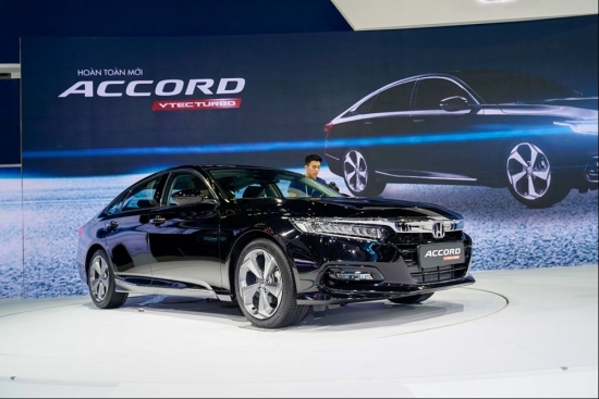 Giá xe Honda Accord niêm yết và lăn bánh mới nhất tháng 10/2023