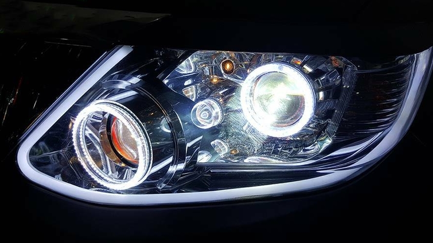 Độ thêm đèn chiếu sáng phía sau xe ô tô có bị xử phạt?