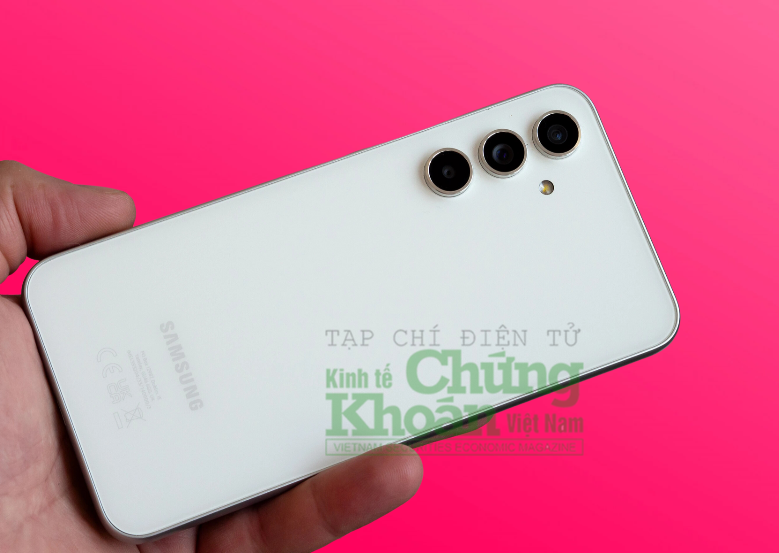 "Vua Android" tầm trung Samsung Galaxy A54: Đẹp như iPhone, camera "nét như Sony"