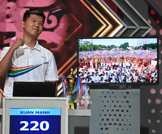 Nam sinh Thanh Hóa Lê Xuân Mạnh chinh phục thành công đỉnh Olympia 2023