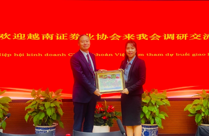 Tăng cường quan hệ hợp tác giữa các Công ty Chứng khoán Việt Nam và Trung Quốc