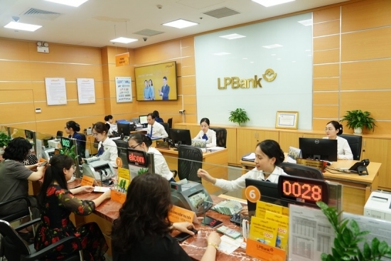 LPBank tiếp tục phân phối hơn 73 triệu cổ phiếu cho 3 cá nhân