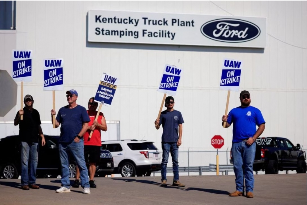 Ford - UAW đạt thỏa thuận tăng lương kỷ lục, dự kiến chấm dứt đình công
