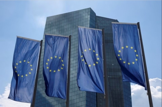 ECB giữ nguyên lãi suất, để ngỏ việc thu hẹp khối nợ trái phiếu 1.800 tỷ USD?