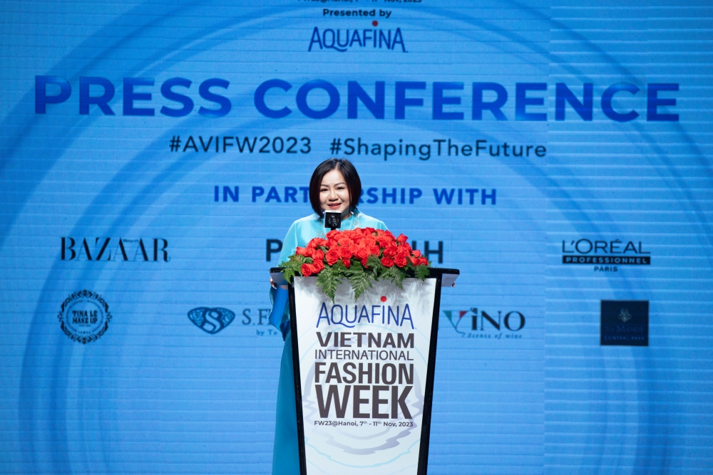 Bà Trang Lê - Chủ tịch Hiệp hội các Nhà thiết kế thời trang Đông Nam Á (CAFD) kiêm Chủ tịch AVIFW phát biểu tại sự kiện 