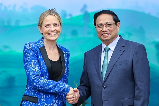 Thủ tướng đề nghị Amazon hỗ trợ đưa hàng hóa Việt Nam tham gia chuỗi cung ứng toàn cầu