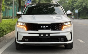 Bảng giá xe ô tô Kia Sorento niêm yết và lăn bánh cuối tháng 10/2023