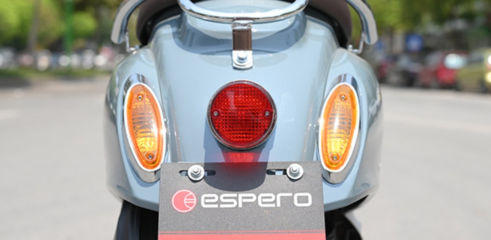 Espero Crea 50cc - mẫu xe máy nhỏ gọn, pha trộn giữa cổ điển và hiện đại