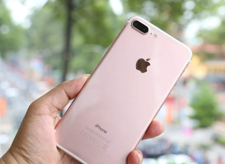 Giá iPhone 7 Plus rẻ không tưởng: Có nên chi tiền cho 