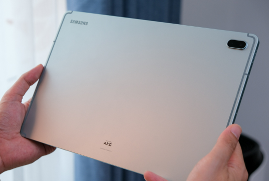 Máy tính bảng Samsung Galaxy Tab S7 FE: Thiết kế đẹp long lanh, giá cả cực cạnh tranh