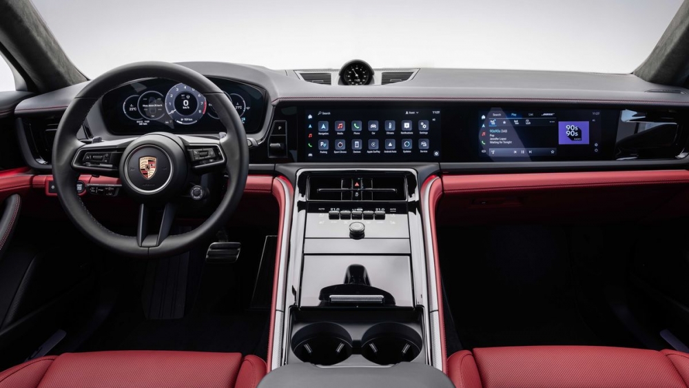 Cabin Porsche Panamera 2024 lộ diện với bộ ba màn hình