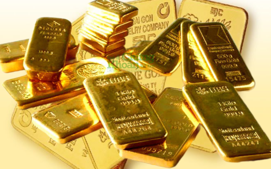 Giá vàng trong nước bất ngờ tăng vọt 200.000 đồng/lượng, SJC vượt mốc 70 triệu đồng