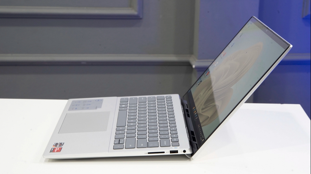 Mẫu laptop với kiểu dáng đẹp, hiệu suất "đỉnh của chóp": Giá bán chỉ 12 triệu đồng