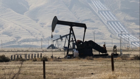 Giá dầu giảm do lo ngại nhu cầu suy yếu ở Mỹ và Trung Quốc