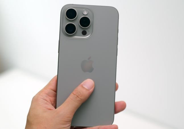 iPhone 15 Pro Max "chạm đáy" trong tháng 11: Thời điểm vàng để rinh “siêu phẩm”