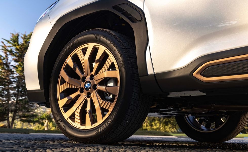 Subaru Forester 2025 chính thức ra mắt: Giá xấp xỉ 1 tỷ đồng