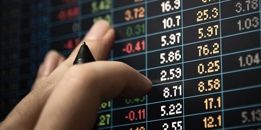 Các chuyên gia nói gì về cổ phiếu ngành chứng khoán?
