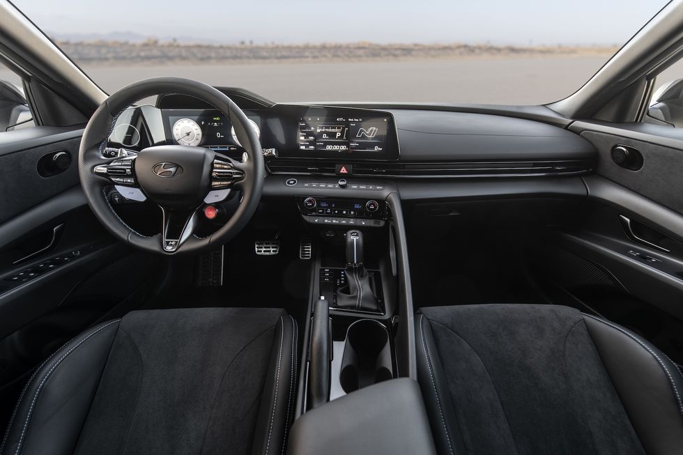 Loạt hình ảnh đẹp của Hyundai Elantra N 2024 với diện mạo mới, phần cứng được cải tiến