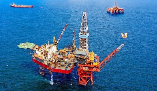 Nhóm cổ phiếu dầu khí đang đứng trước "con sóng lớn"