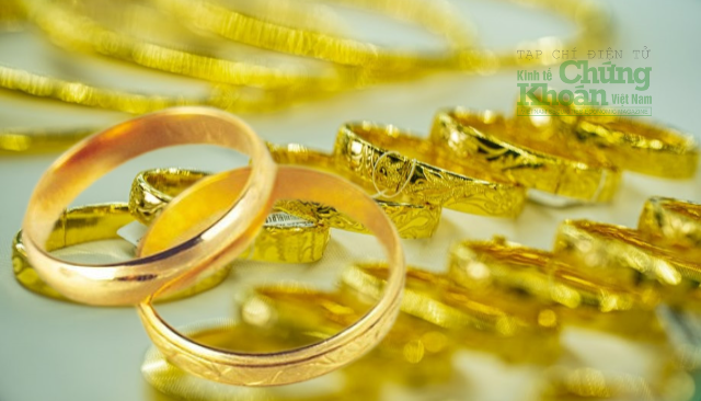Vàng nhẫn là gì? nhà đầu tư nên mua vàng nhẫn hay vàng miếng?