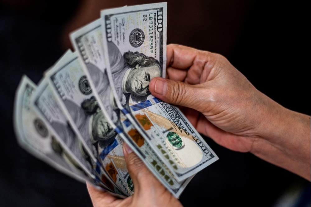Đồng đô la Mỹ thấp nhất ba tháng khi NĐT chờ đợi dữ liệu lạm phát ưa thích của FED
