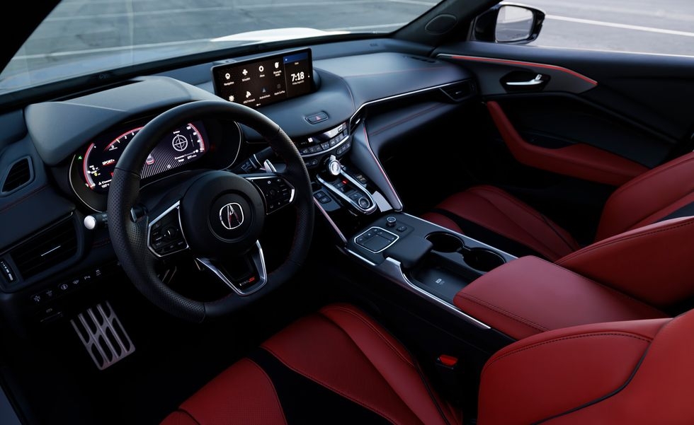 Acura TLX 2024 trở lại với thiết kế sang trọng, giá chưa tới 1,5 tỷ đồng cho bản cao cấp
