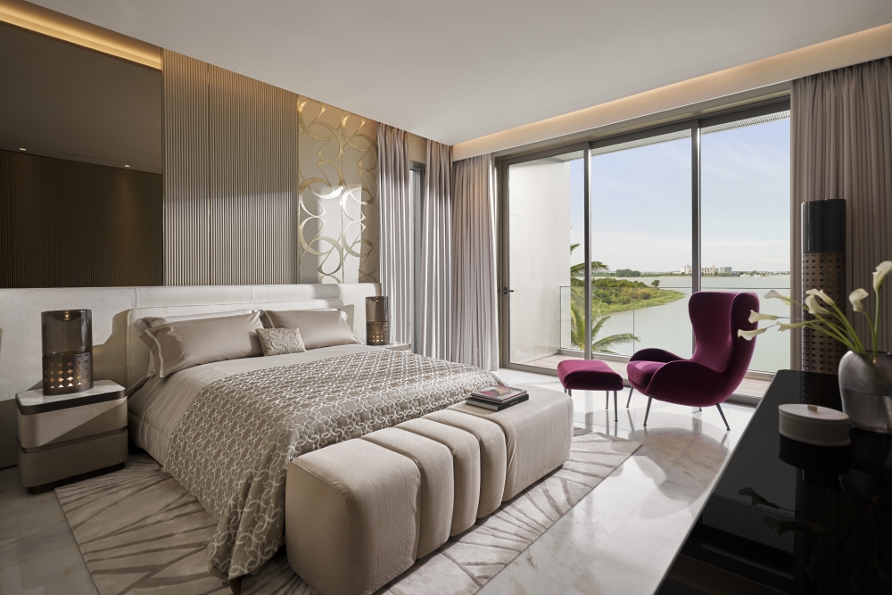 Phòng ngủ chính với tầm nhìn tuyệt đẹp hướng ra sông Tắc và sông Đồng Nai 