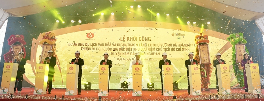 Vừa qua, UBND tỉnh Nghệ An và T&T Group đã khởi công hai dự án thuộc Quy hoạch bảo tồn, tôn tạo, phát huy giá trị Khu lưu niệm Chủ tịch Hồ Chí Minh tại Nam Đàn, Nghệ An.