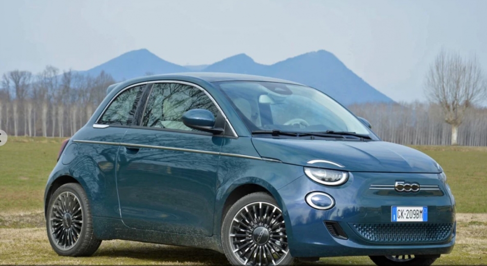 Fiat 500e: Giá khởi điểm chưa tới 800 triệu đồng